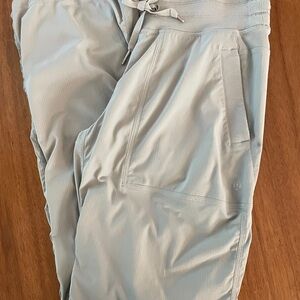 Lululemon Light Gray Joggers (size 6)